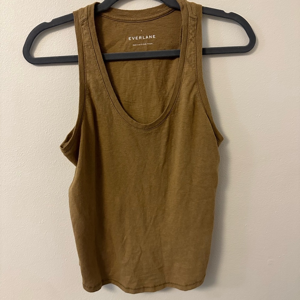 everlane • tank top small coyote camel sustainable organic cotton